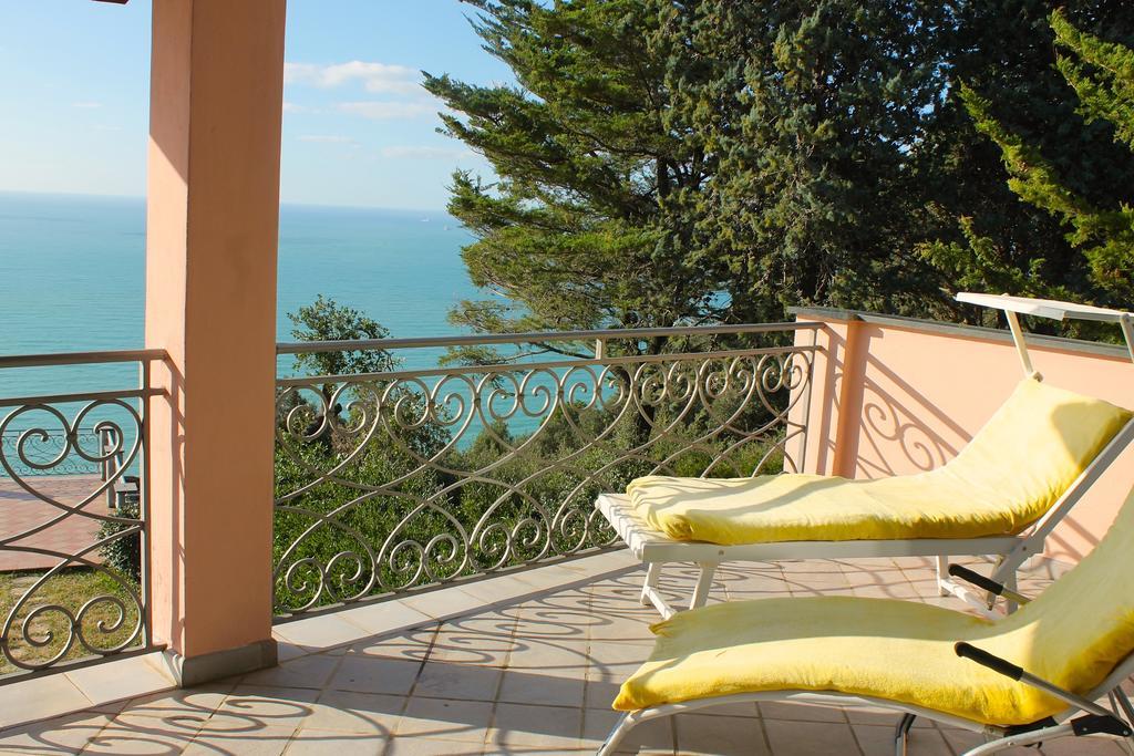 B&B Le Palme Амелия Экстерьер фото